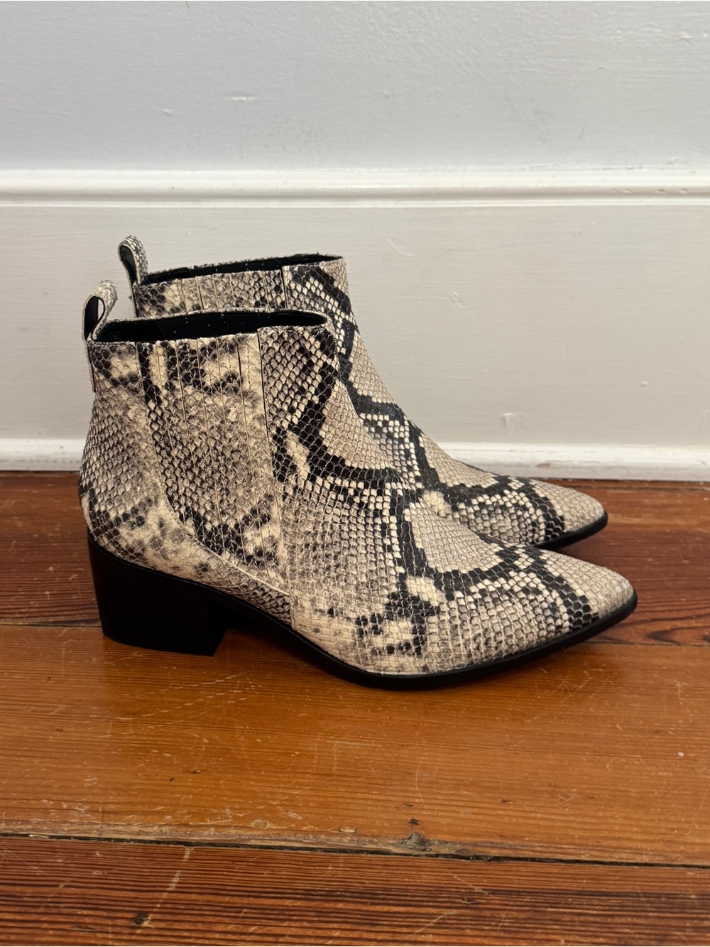 M. GEMI Python Snakeskin Chelsea Boot Low Block Heel Italy Size 37 US 7